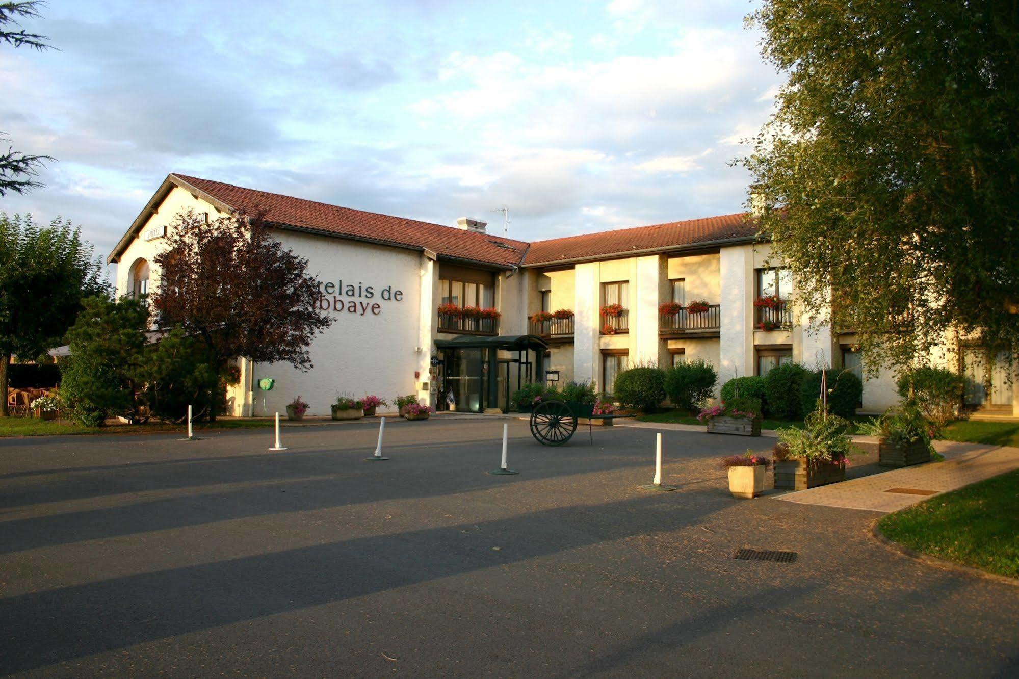 מלון Charlieu Relais De L'Abbaye מראה חיצוני תמונה